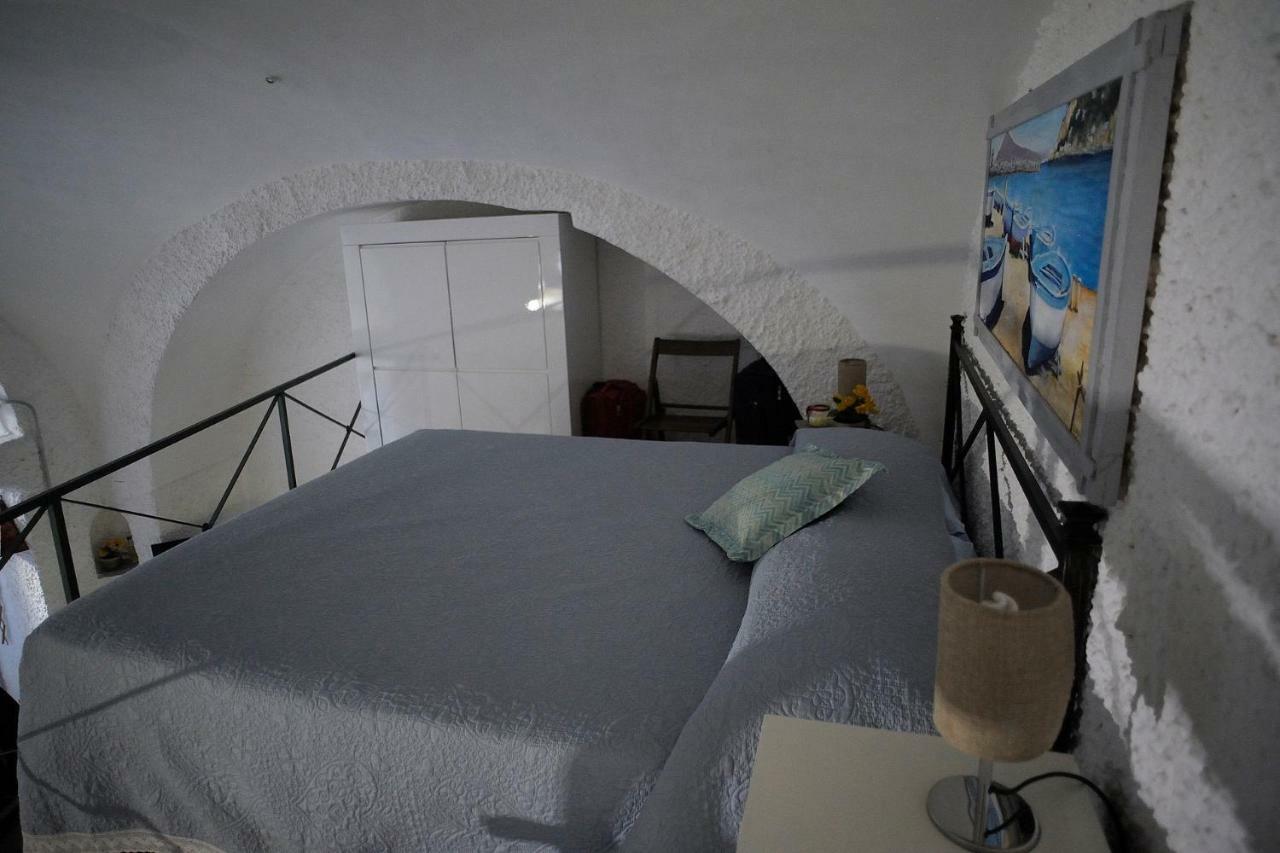 ヴィーコ・エクエンセ Villino Annapaolaヴィラ エクステリア 写真